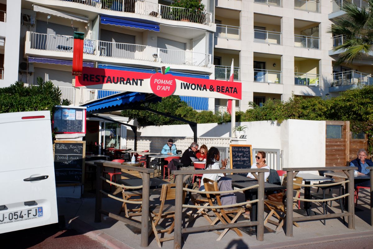 Croisette Cannes pit stop for coffee